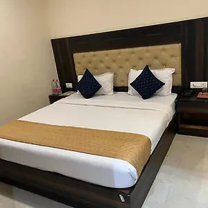 4* Hotel Ivy Plaza Luxury