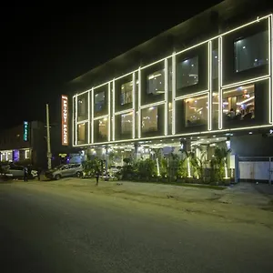 Hotel Park Tree Near Delhi Airport