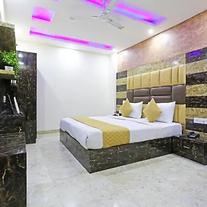 Hotel Grand La Casa Near Igi Airport